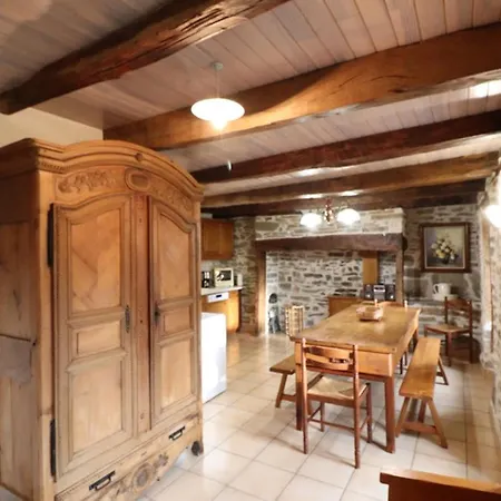 Casa vacanze Maison De Caractere Avec Terrasse, Proche Nature Et Activites, Ideale Famille, Chiens Bienvenus - Fr-1-742-209
